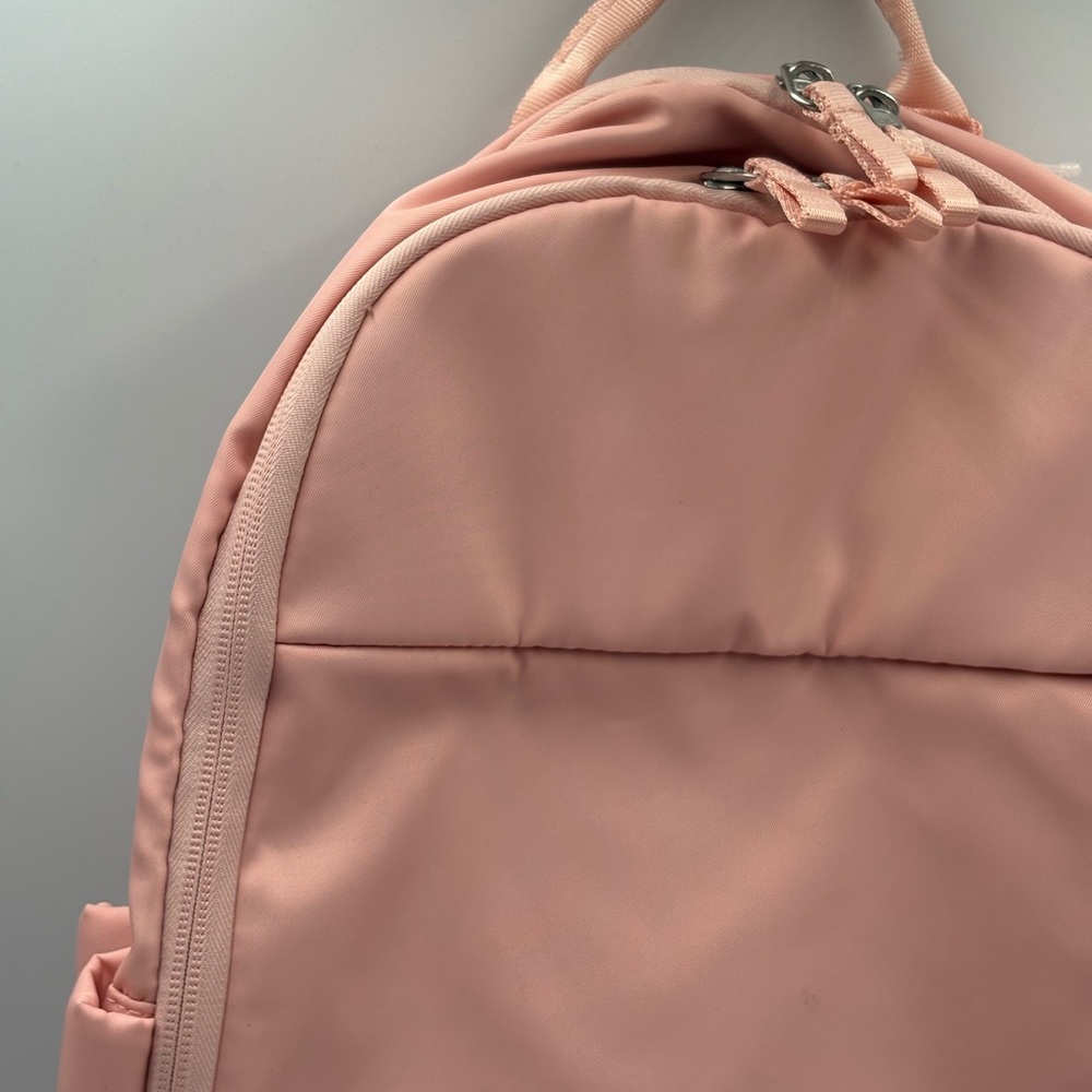 All in Motion Soft Pink 17" Commuter Backpack Laptop Sleeve - Picture 3 of 10